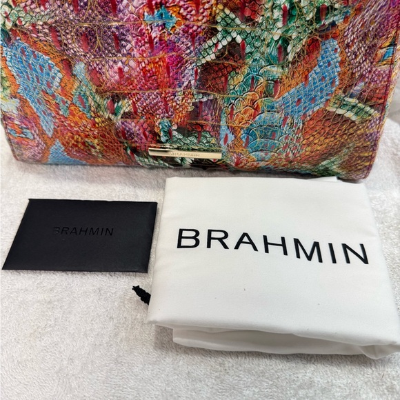 NWT Brahmin Hillary and Ady wallet in Reservoir Melboure Multi Crossbody bag - Picture 10 of 12